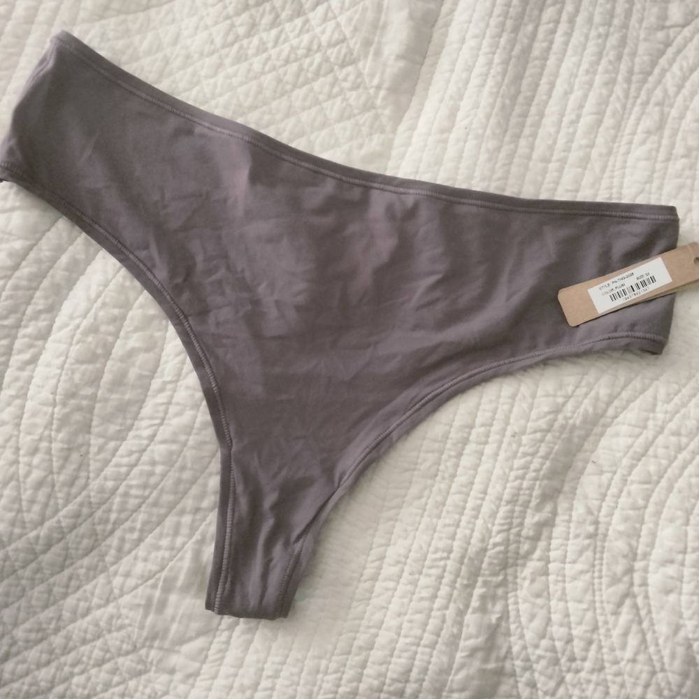 SKIMS NWT Plum Thong Panties